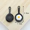 Acessórios de joias diy liga ovo frito oleado ovo pochê frigideira de simulação espátula pequena pingente de pulseira chaveiro