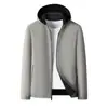 Chamarra con Capucha Estilo Old Money Impermeable Abrigo Versátil Casual de Negocios Top para Hombre Chaqueta de Primavera Otoño para Hombre al por Mayor
