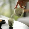 Tetera Pequeña Panda Pintada a Mano de Porcelana Arita de las Dinastías Tang y Song, Juego de Té Kung Fu, Tetera Cerámica para el Hogar con Filtro de Agujero de Bola, Mini