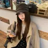 Gorra Plana Irregular Plisada Estilo Coreano para Mujer Otoño Gorra Pico de Pato Hace que la Cara se Vea Más Pequeña Gorra Plana Nicho Boina