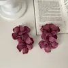 Brincos de Flores Artificiais Grandes Exagerados Super Fada para Mulheres, Personalizados, Requintados, Elegantes, Modernos e Versáteis