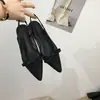 Encuentro de Verano Sandalias Planas Negras de Malla con Punta Cerrada para Mujer 2026 Nuevo Estilo Chic de Noche Punta Puntiaguda sin Espalda