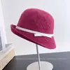 Sombrero de pescador elegante con patrón de rombos estilo Hepburn para mujer, elegante y versátil para otoño, sombrero de punto a prueba de viento y cálido