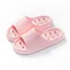 Chinelos de Banheiro Antiderrapantes de Eva para Homens, Uso Doméstico Interno, Drenagem de Água, Atacado, Estilo Casal, Chinelos com Drenagem de Água