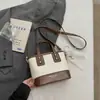 2026 Bolso Mini de Cesta Tejida con Bloques de Color Color Maillard con Asa de Encaje de Perlas y Lazo Bolso de Mano Mini Cesta de Picnic Bolso para Mujer
