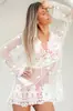 Verano 2020 Nuevo Ropa Femenina Transfronteriza Más Vendida Europea y Americana de Punto Protector Solar de Encaje Bordado Blusa Hueca Blanca