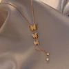 Collar de mariposa estilo europeo y americano para mujer, cadena de clavícula con temperamento que combina con todo, colgante de joyería de nicho de acero de titanio y oro de 18 quilates tridimensional