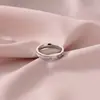 Anel Tendência Europeu e Americano de Aço Titânio Leve de Luxo Nicho Não Desbota para Mulheres, Simples Anel de Cauda de Casal Ouro Rosa Acessório de Moda