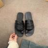 Chinelos de Couro Macio para Uso Externo Feminino 2025 Verão Novo Estilo Simples Bico Quadrado Slip-On Flats Sandálias de Praia Plissadas