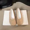 Sapatos Versáteis de Alto Valor para Avós Sapatos Femininos 2026 Chegada Nova de Verão Calçados Externos Sola Rasa Sola Macia Cabedal Macio Slip-On Sapatos Feijão