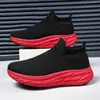Explosiones transfronterizas Zapatos de hombre Nuevos Zapatos calcetín tejidos voladores Transpirables Ligeros Slip-on Zapatos de malla Tenis casuales para hombre