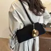 Bolso de Felpa de Invierno para Mujer 2025 Nuevo Estilo de Moda Bolso Tote Estilo Coreano Casual Bolso de Hombro de Gama Alta para Mujer