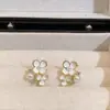 Pendientes de Botón de Flor de Perla de Lujo Ligero, Gama Alta, Elegantes y Únicos para Mujer, Nuevo Estilo 2026, Exquisitos Pendientes para el Día a Día