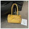 Nova bolsa de palha tecida casual para o dia a dia para mulheres, bolsa de ombro de grande capacidade, bolsa de mão simples e versátil estilo coreano para o trabalho