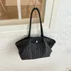 Bolsa Tote de Gran Capacidad Bolso de Hombro Plegado Popular con Lunares Bolso de Axila para Mujer Nuevas Bolsas Otoño/Invierno 2026 Bolsos para Mujer