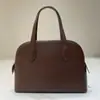 Bolsa Concha Minimalista de Couro Bovino de Primeira Camada, Estilo Nicho, Nova Coleção Primavera/Verão 2026, de Ombro/Transversal/Mão, Bolsa Bowling para o Dia a Dia