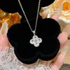 Pingente Sorte em Ouro 18K com Zircônia Novo Estilo Joias Design de Nicho Corrente para Clavícula Não Desbota Acessórios de Colar em Aço Titânio para Mulheres