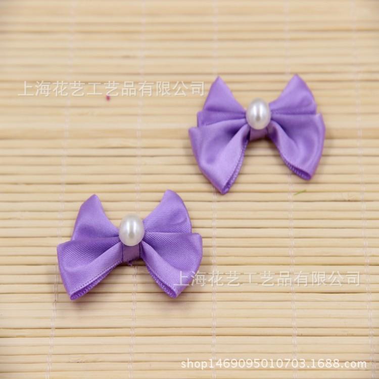 带珍珠蝴蝶结