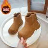 Botas Chelsea Estilo Britânico para Crianças de 3-8-12 Anos Estilo Outono/Inverno Botas Curtas Quentes com Pelúcia Botas de Couro Antiderrapantes para Meninos e Meninas Calçados Infantis