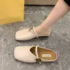 Novas sandálias mule de encaixe de fundo plano estilo francês para uso externo de verão 2026 da Fanghua Shoes para mulheres