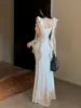 Vestido burdeos de cuello cuadrado con tirantes de volantes, diseño plisado, ajustado, con abertura y cola de pez, vestido largo de anfitrión de banquete