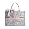Bolso de mano bordado de gran capacidad para mujer, con textura de alta calidad, estilo informal, tipo bandolera, para uso diario.
