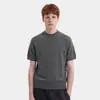 Venta al por mayor de fábrica Camiseta de punto fina de manga corta con rayas irregulares aleatorias para hombre, verano, corte ajustado, entallada a la cintura, camisa de manga media