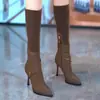 Botas Finas Elásticas Slip-On Estilo Coreano 2026 Moda Outono e Inverno Novas Botas de Equitação de Salto Alto Bico Fino com Fivela de Metal