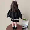 Chaqueta de cuero para niña, nueva colección otoño 2026, ropa de primavera y otoño para niños, chaqueta de cuero elegante y a la moda para bebés niñas