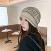 Gorro de lana de otoño e invierno para mujer con circunferencia de cabeza grande, gorro de punto retro japonés versátil con borde enrollado, estilo perezoso para protección de orejas, gorro de punto a prueba de frío