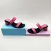 Chinelos Transfronteiriços Sapatos da Moda 2025 Primavera Novo Salto Grosso Sandálias de Dedo Aberto Moda Redutoras de Idade Salto Alto Estilo Fada