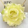 Nuevo producto transfronterizo: flores de rosa artificiales para arreglos de boda, decoraciones de pasillo, decoraciones de recepción de hotel y capullos de flor para decoración de pared