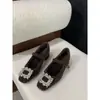 Sapatos de Salto Grosso Retro com Strass Sapatos Femininos Quentes Outono e Inverno Novos Versáteis Franceses Mary Jane Sapatos de Pelo