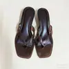 Chanclas de Gel de Nuevo Estilo para Mujer, Calzado de Verano para Exteriores, Sandalias de Tira de Cristal Versátiles y de Moda para la Playa, de Tacón Bajo
