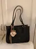 Bolso de Hombro de Alta Gama Cuadrado Pequeño para Mujer Moda Nueva Otoño e Invierno 2024 Gamuza Esmerilada Bolso de Hombro Cruzado para Viajes
