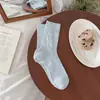 Meias com botões florais pequenas para mulheres, meias de cano médio, meias finas estilo coreano para primavera/verão, meias longas versáteis sem costura com renda
