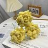 Flor de estambre tejida a mano producto terminado con pétalos puntiagudos hacia afuera, flor de rosa tejida, regalo para cumpleaños y Navidad, flor realista de ganchillo