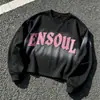 Sudadera de hombre con pulverización degradada personalizada de fábrica, sudadera de hombre corta de cuello redondo de corte holgado, sudadera de hombre con hombros caídos y bordado de parche