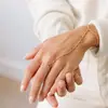Joyería Transfronteriza Europea y Americana, Pulsera Guantelete de Cadena de Moda, Guantes de Cadena de Anillo Simples y Versátiles, Pulsera Anillo de una Pieza