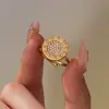 Anillo de Concha de Diamante con Patrón Romano de Azúcar Anillo Geométrico de Lujo Ligero para Dedo Índice Joyería para Mujer que No se Desvanece Joyería para la Mano Fabricante Venta al por Mayor