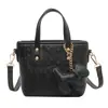 Bolsa de Mão Acolchoada Color Block de Nicho para Mulheres 2025 Novo Estilo Simples Tendência Moda Bolsa Saco Casual Versátil Bolsa Transversal