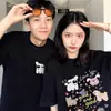 Camiseta de Manga Corta de Algodón Puro para Parejas 2026 Verano Nuevo Oversize Nicho Superior para Hombre y Mujer Marca de Moda Uniforme de Clase