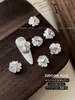 Decoraciones para Uñas White Small Flower Zircon Stacked Rhinestone, Perla 3D Cuadrada de Lujo Ligero Sin Base, Pedrería al por Mayor