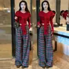Conjunto de duas peças estiloso e elegante: suéter de tricô e calça pantalona xadrez para mulheres, conjunto elegante para afinar a silhueta na primavera e no outono
