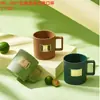 Taza de plástico simple para enjuague bucal al por mayor 2 yuanes tienda departamental taza de plástico para lavar baño del hogar taza de plástico para adulto para cepillarse enjuague bucal
