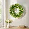 Una corona de flores artificiales de 16.93 pulgadas para una casa de campo rústica, combinada con margaritas falsas y hojas de eucalipto - flores exuberantes en primavera, verano, otoño e invierno - corona de flores para puerta principal, decoración de pared interior, decoración de porche exterior, decoración para bodas familiares y festividades