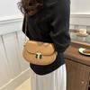 Bolsa Sela Personalidade da Moda 2024 Nova Fivela de Trava Bolsa Feminina Moda de Nicho Bolsa de Ombro Elegante Bolsa Transversal Simples na Moda Tendência