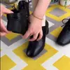 Sapatos femininos de couro macio 2026 novo estilo outono sapatos de salto grosso com cadarços, sapatos de trabalho em couro preto, sapatos de mãe elegantes e da moda