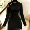 Vestido Corto Elegante de Otoño para Mujer, Color Sólido, Cuello Asimétrico, Encaje Fruncido, Patchwork en la Cintura, Manga Larga, Sencillo