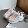 Tênis Casuais Respiráveis de Malha para Meninas 2026 Outono Novo Moda Infantil Versátil Solado Macio Tênis Esportivos Sapatos Individuais para Meninos